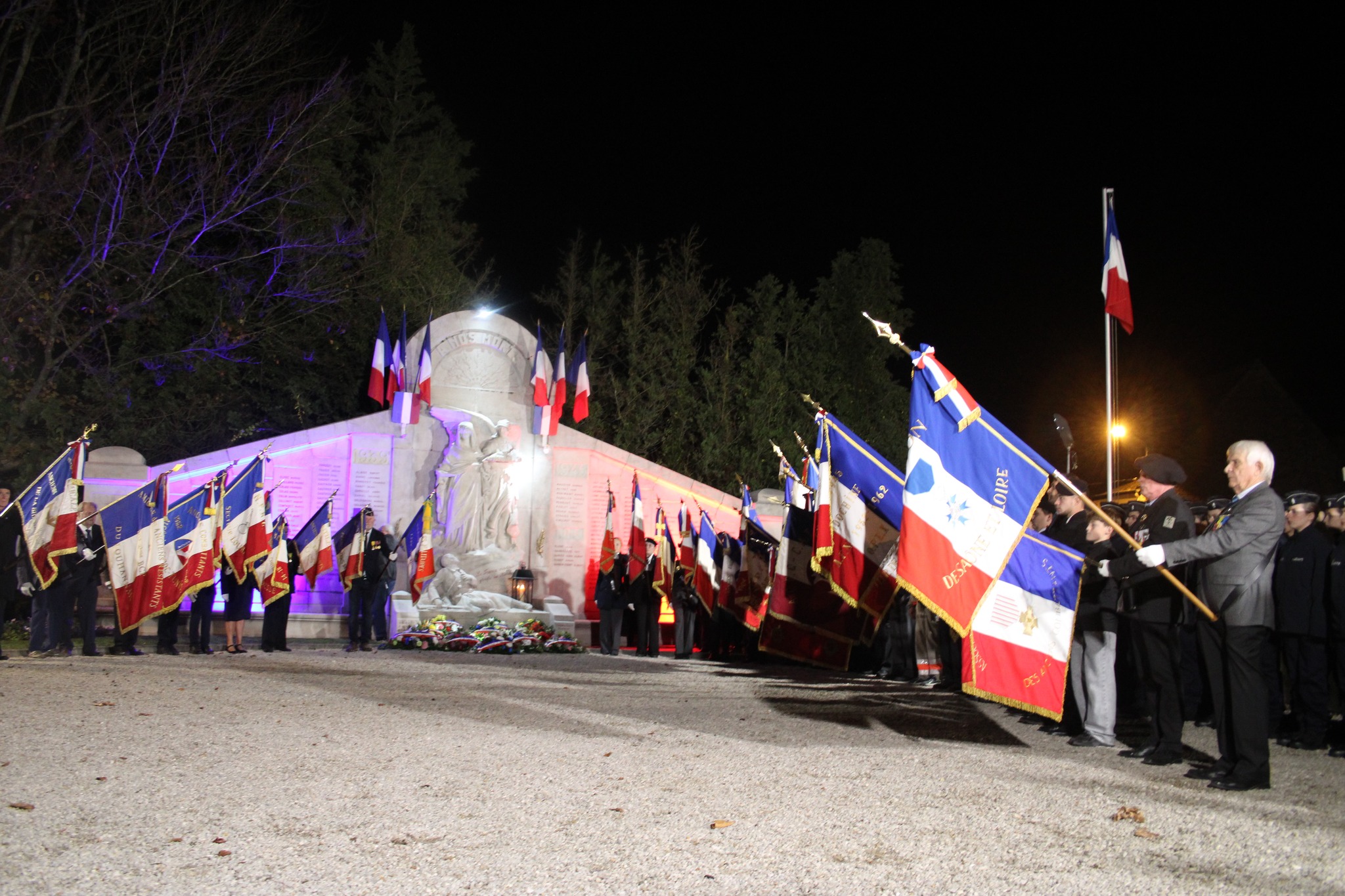Flamme Soldat inconnu Paris Louhans Chateaurenaud 13